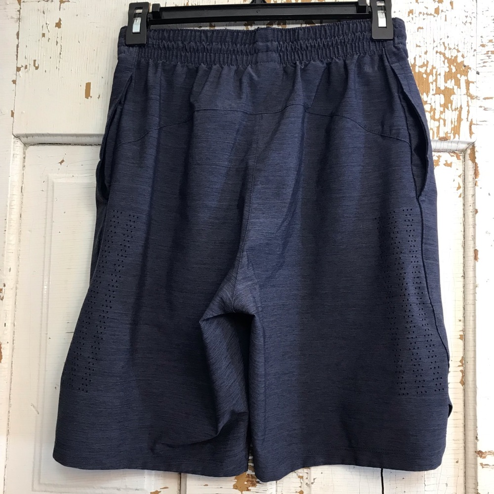 ☘️❄️ Adidas Axis Woven training Shorts ❄️☘️ - Picture 11 of 11
